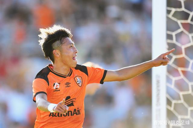 申京26+11库里19分 火箭险胜勇士晋级杯赛四强